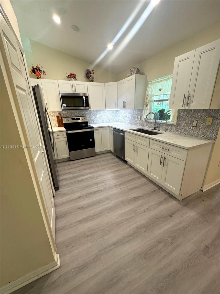 8535 104th Ct, Vero Beach, Florida image 3