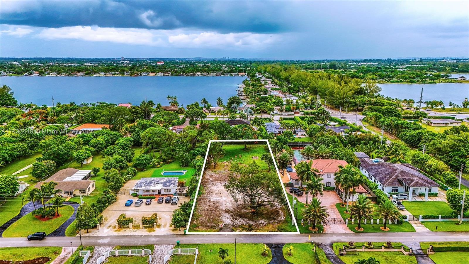 8241 SW 58th St, Miami, Florida image 1