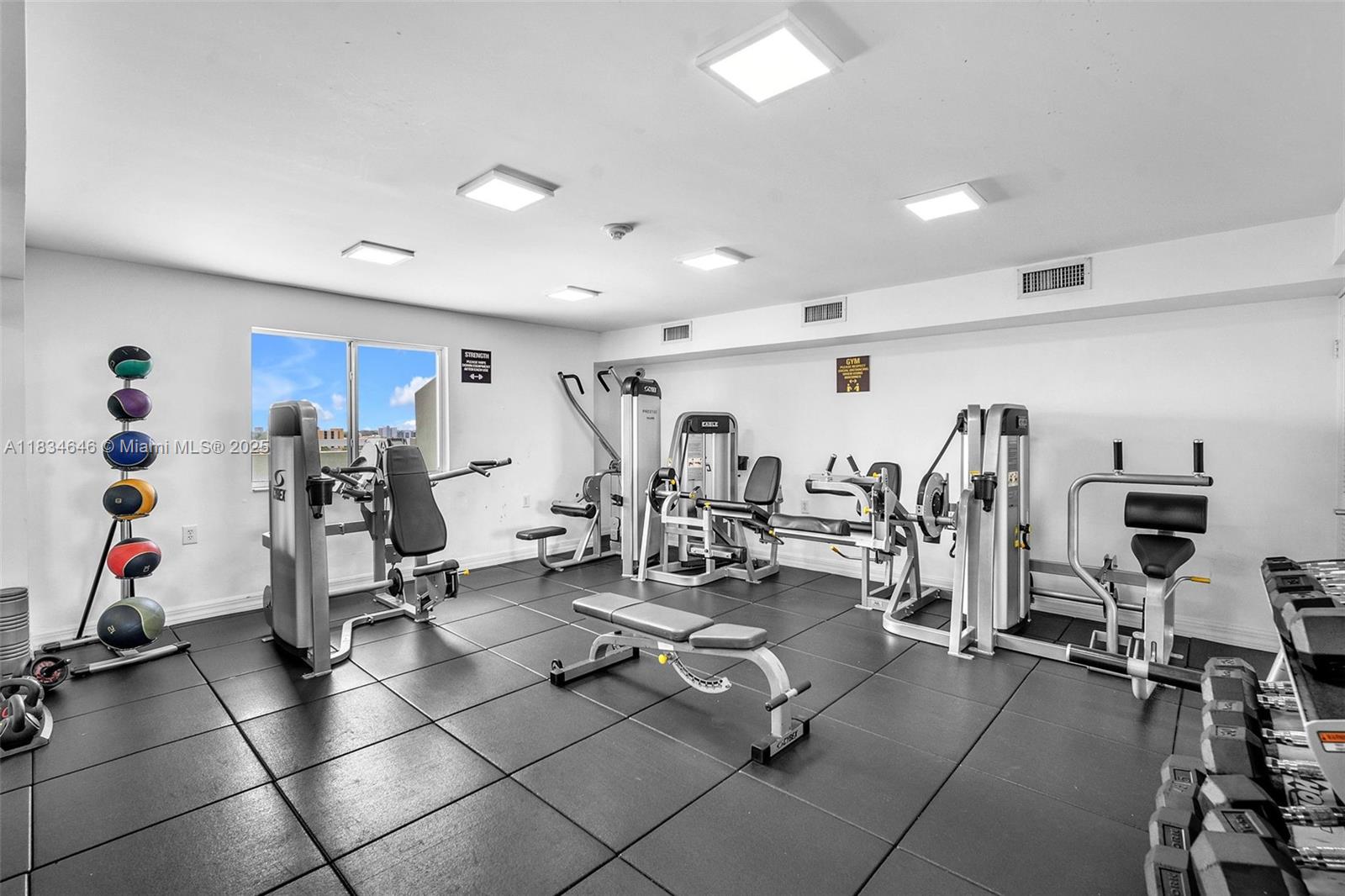 816 NW 11th St #801, Miami, Florida image 45