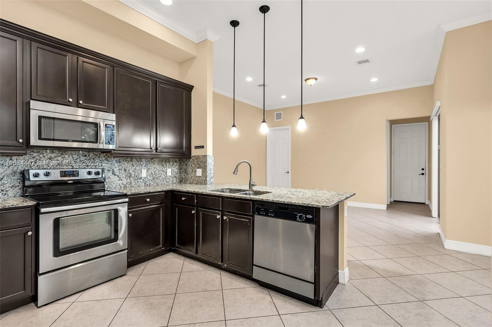 8298 NW 39th Ct, Cooper City, Florida image 7