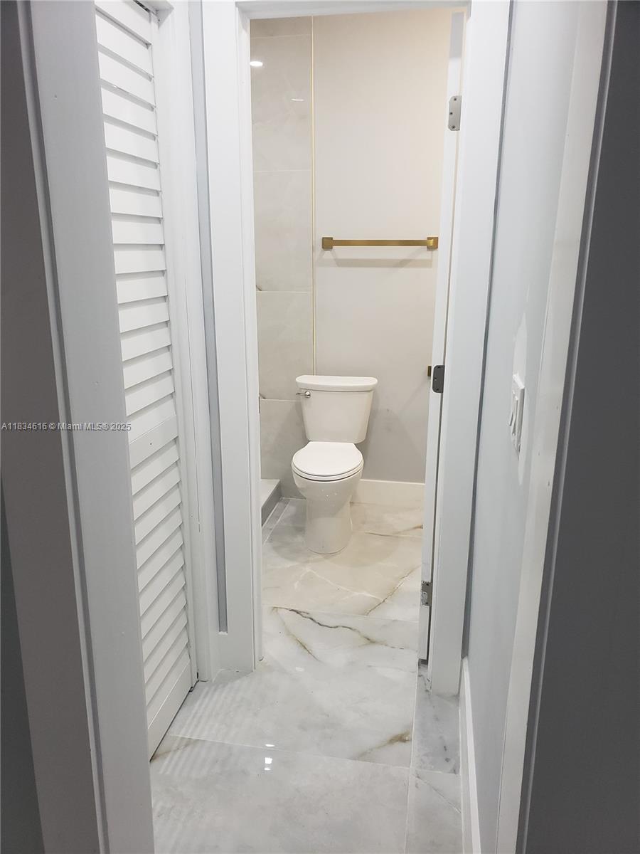 270 NE 162nd St, Miami, Florida image 17