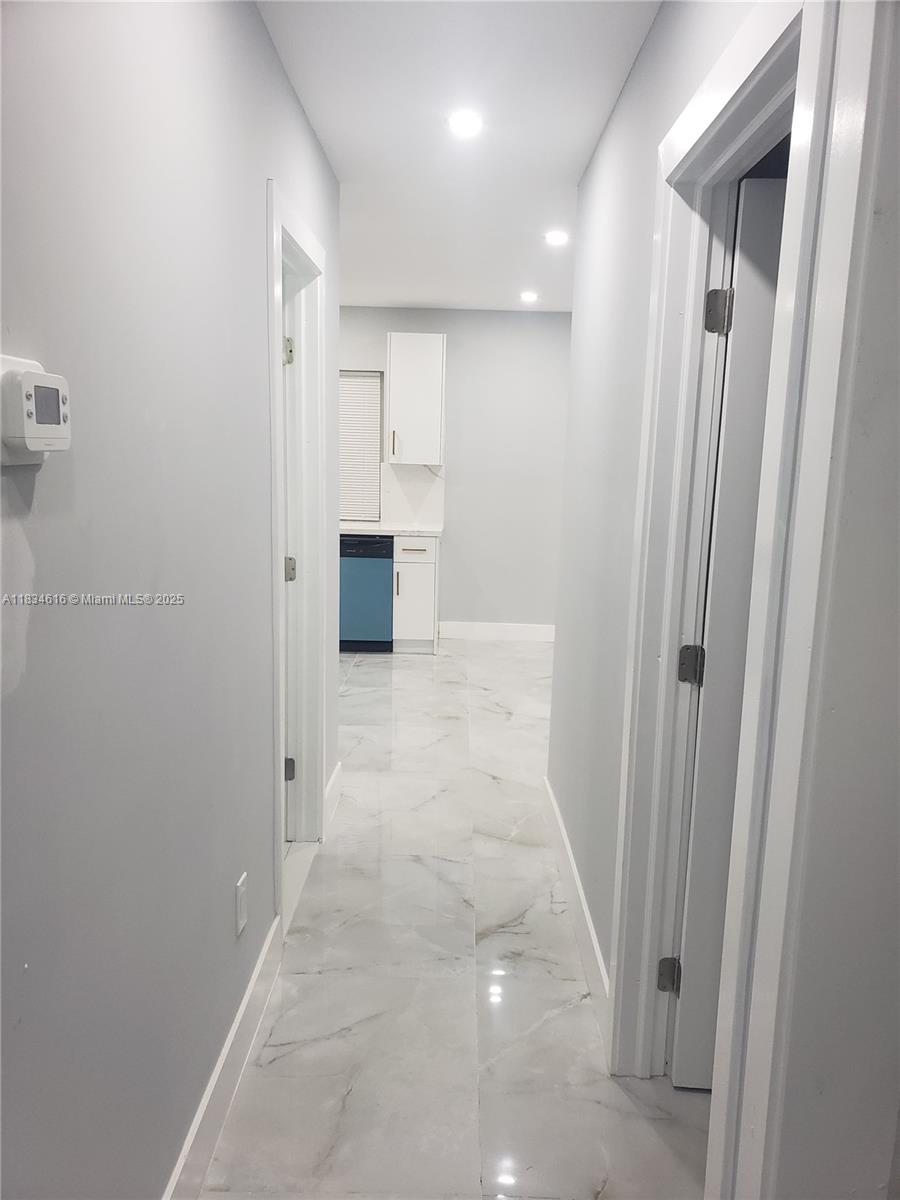 270 NE 162nd St, Miami, Florida image 7
