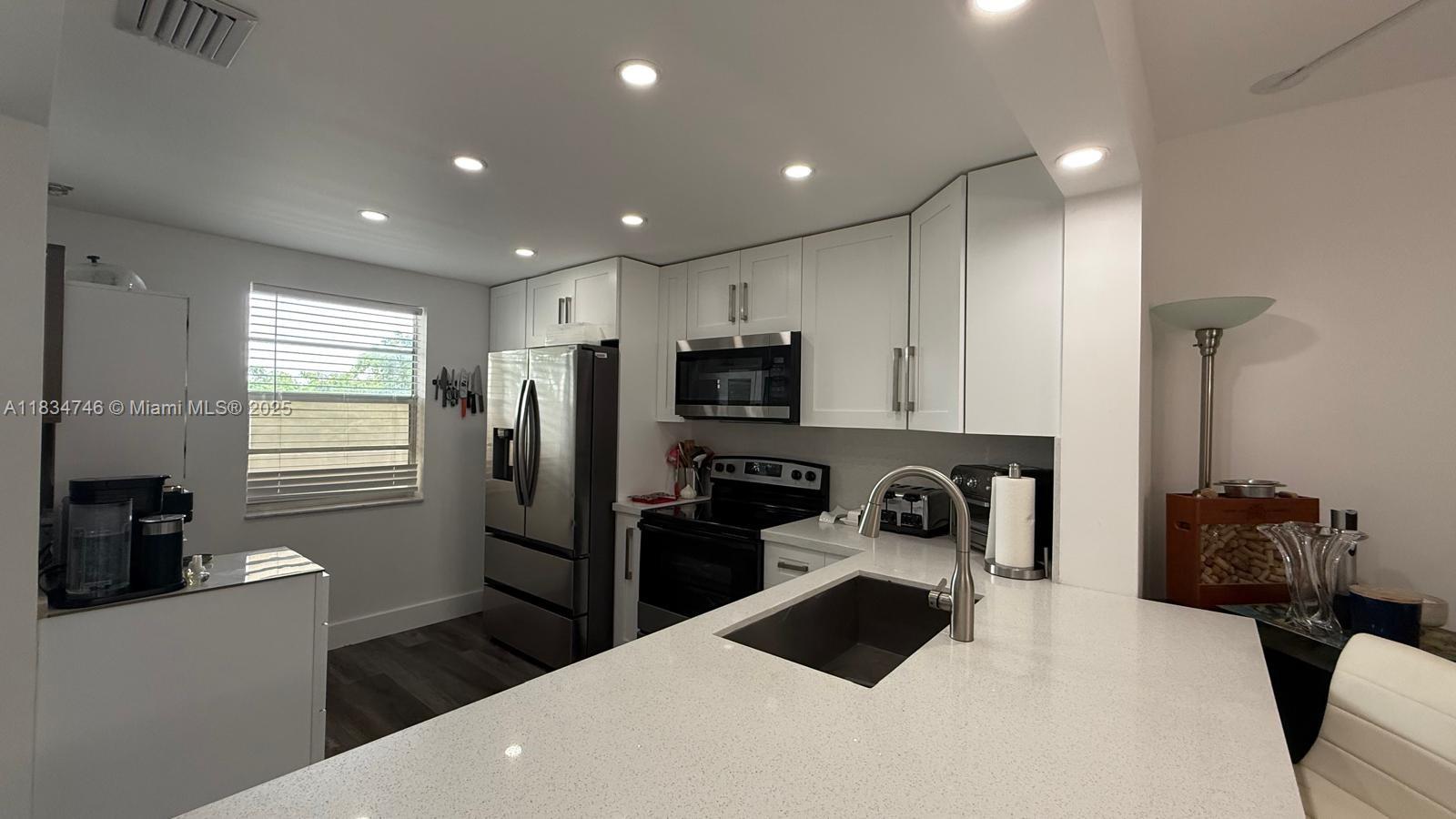 3910 Inverrary Blvd #503-B, Lauderhill, Florida image 7