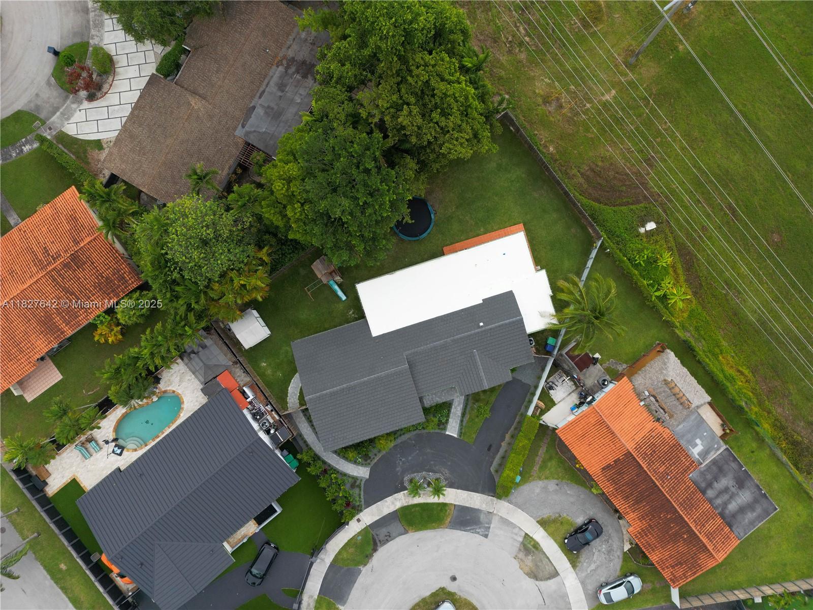 9471 SW 10th St, Miami, Florida image 3