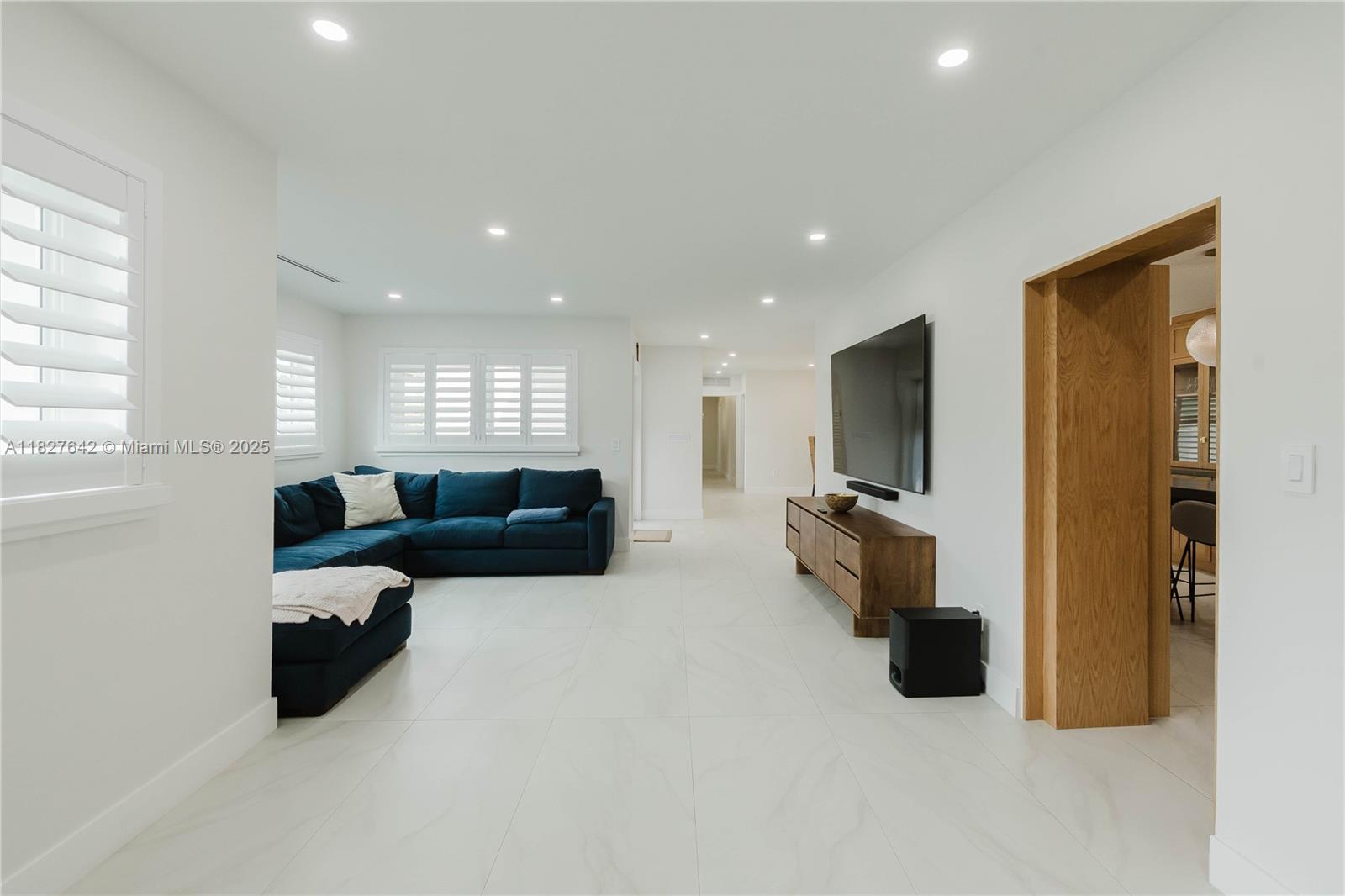 9471 SW 10th St, Miami, Florida image 8