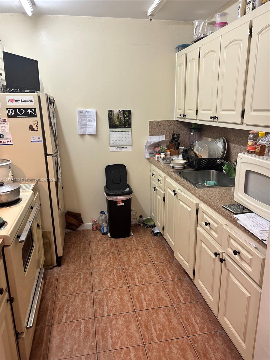 1301 SW 134th Way #307B, Pembroke Pines, Florida image 20