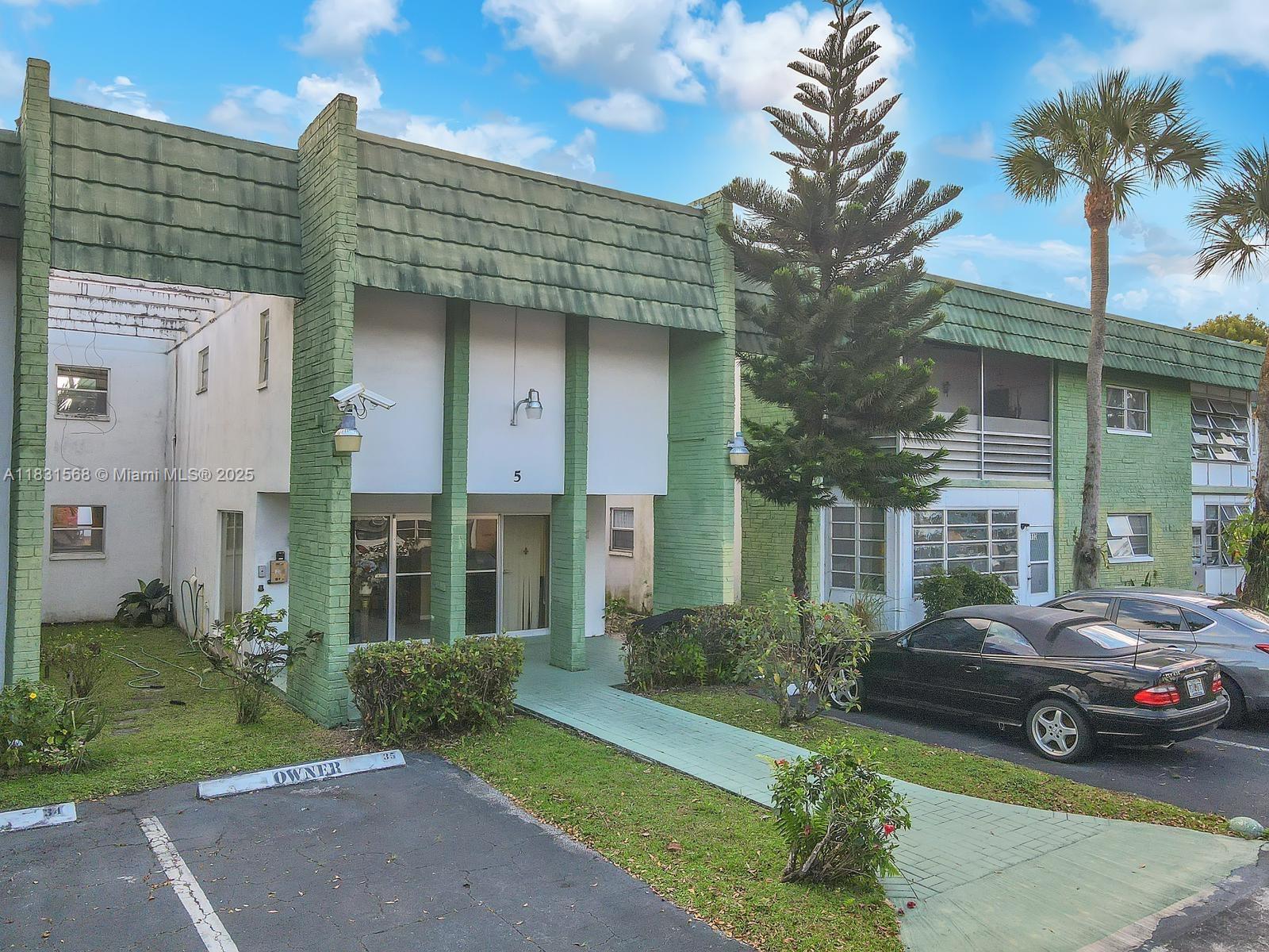 4821 NW 22nd Ct #110, Lauderhill, Florida image 1