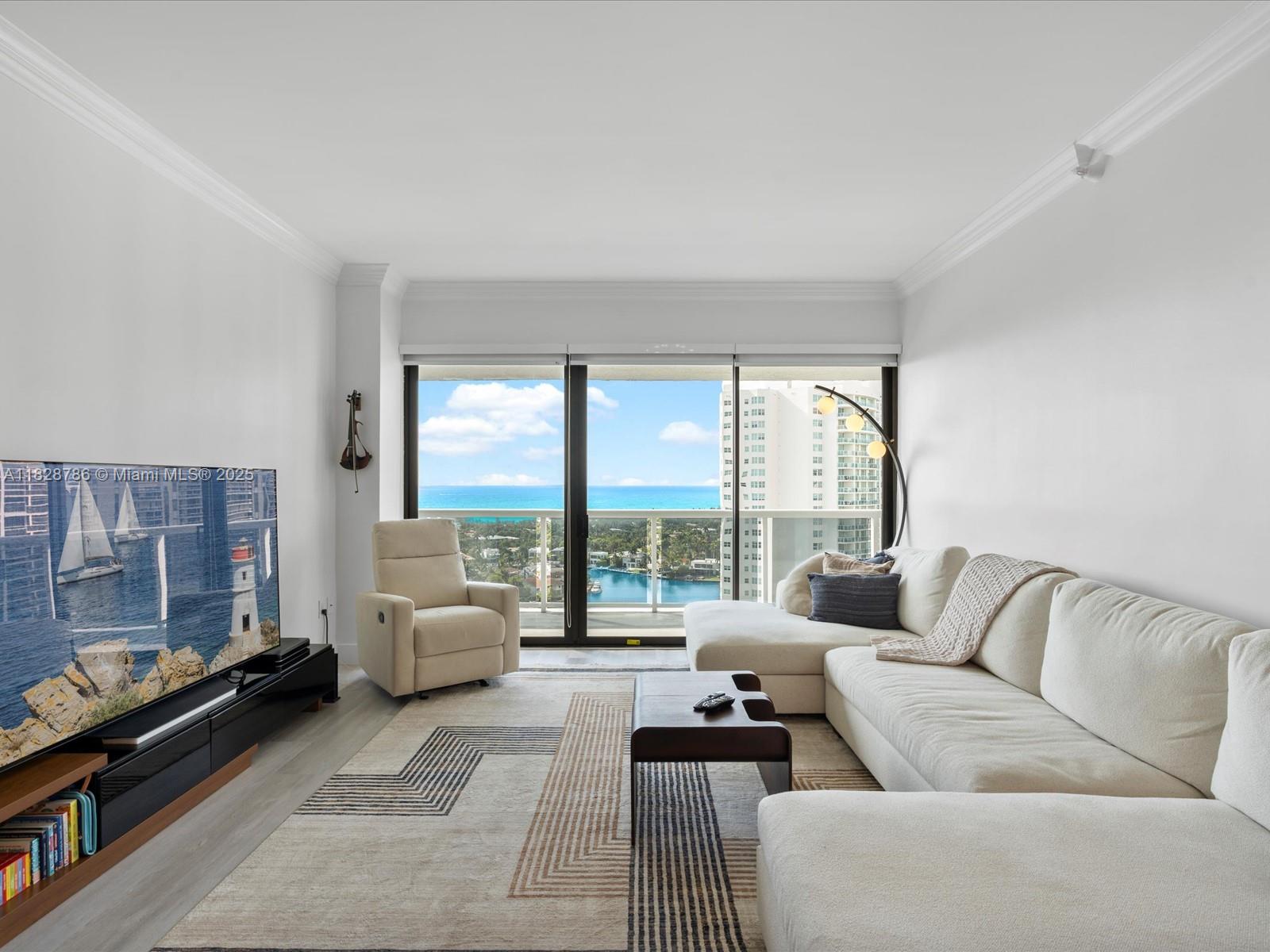 20505 E Country Club Dr #PH36, Aventura, Florida image 10