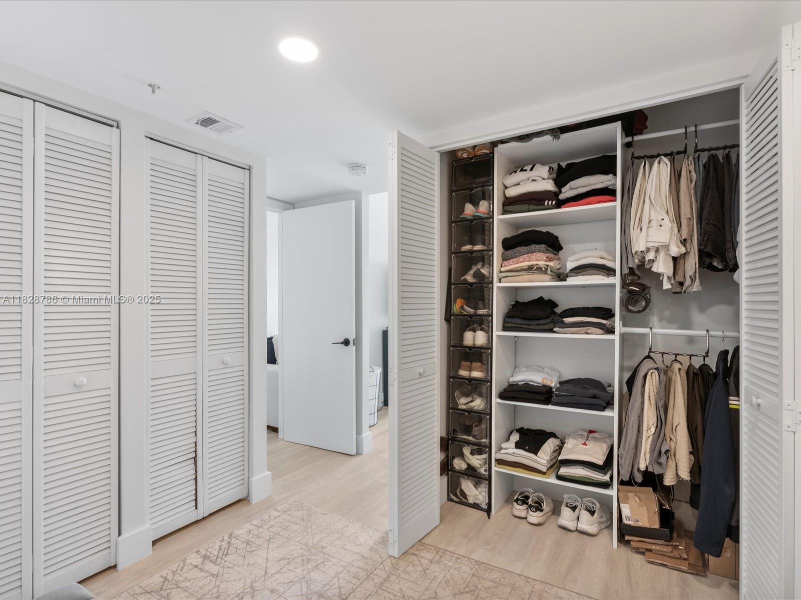 20505 E Country Club Dr #PH36, Aventura, Florida image 33