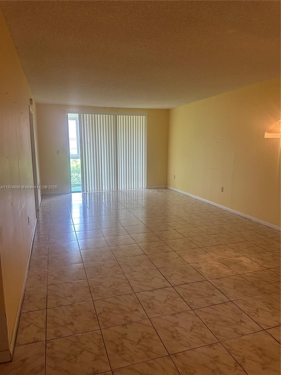 5945 Del Lago Cir #201, Sunrise, Florida image 9