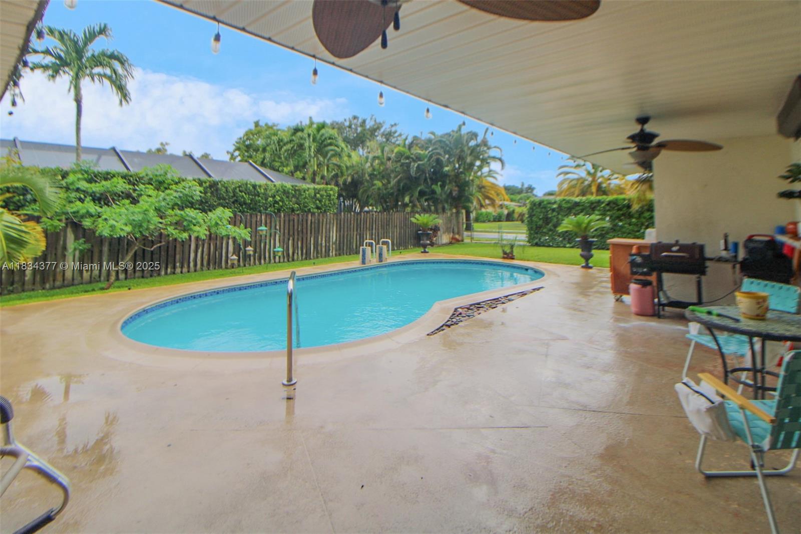 12000 NW 20th St, Pembroke Pines, Florida image 2