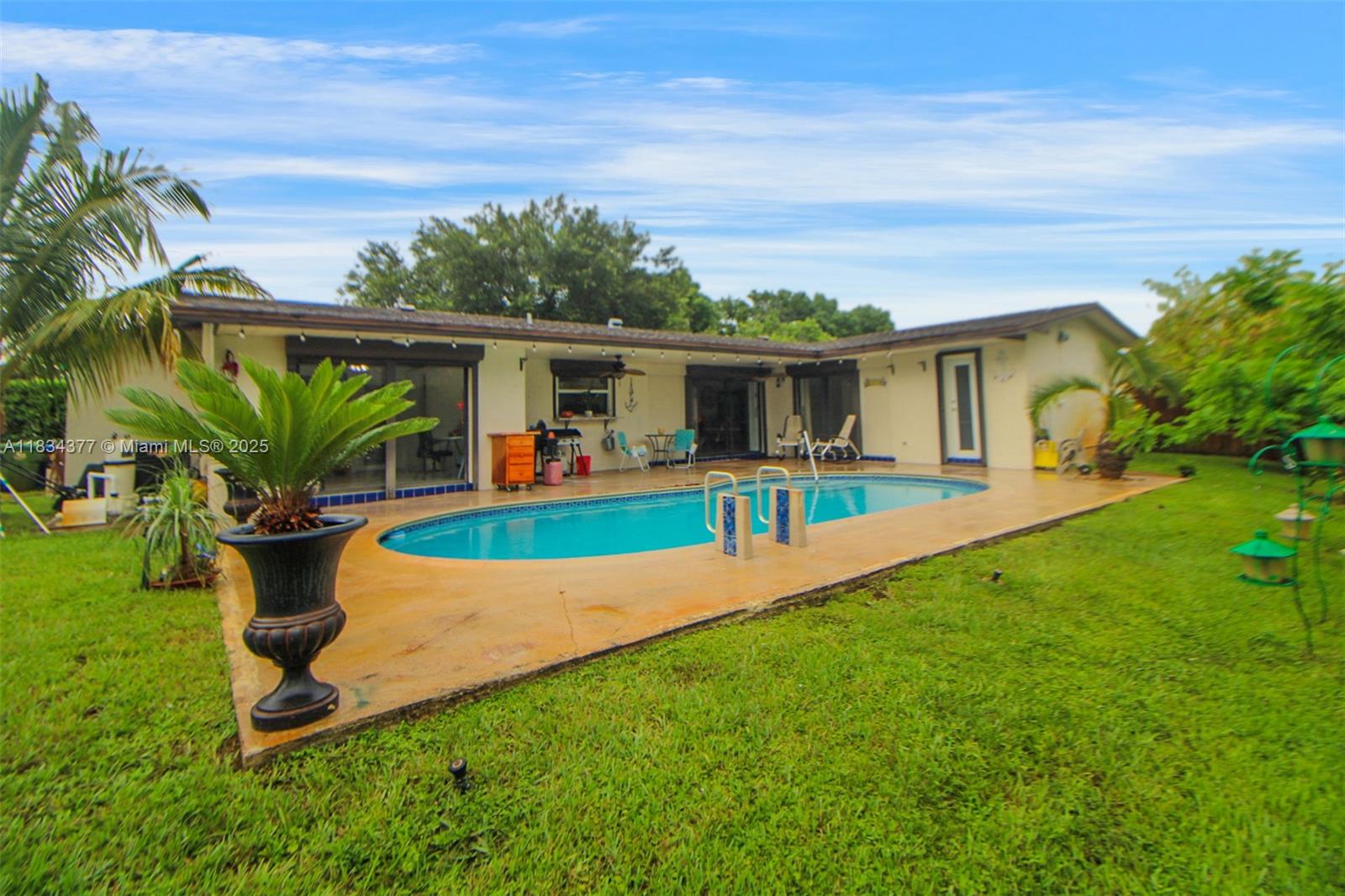 12000 NW 20th St, Pembroke Pines, Florida image 25