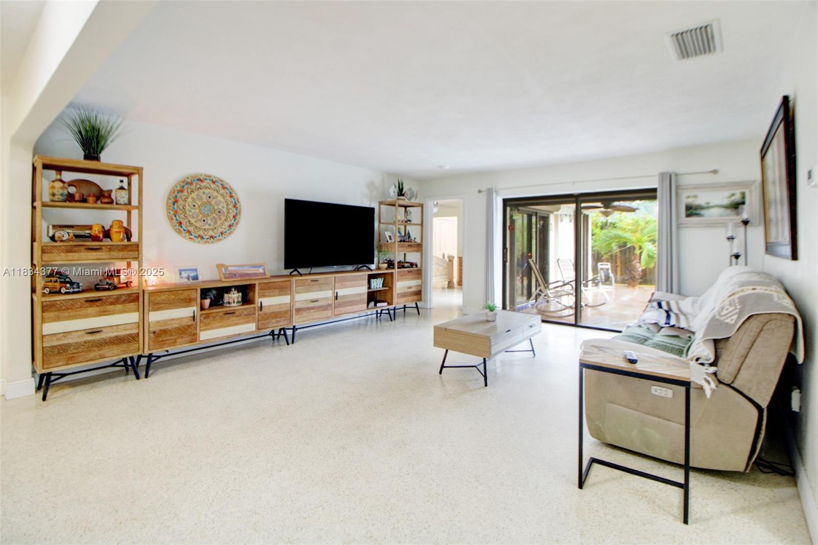 12000 NW 20th St, Pembroke Pines, Florida image 9