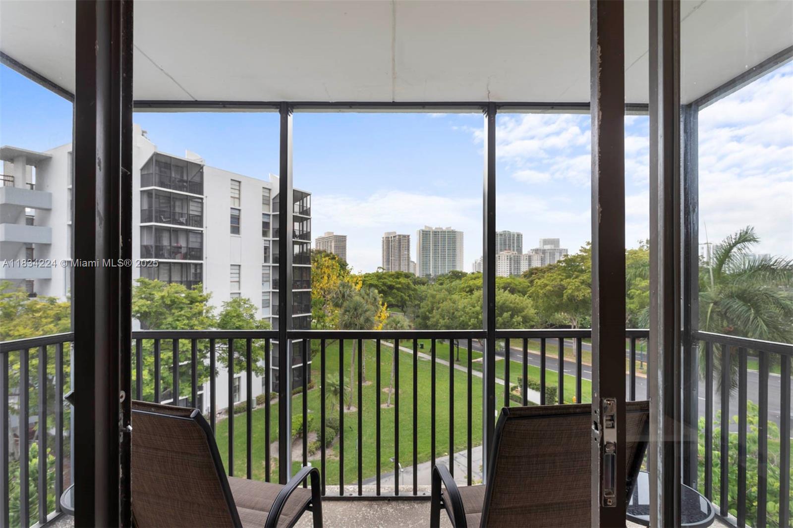 3401 N Country Club Dr #519, Aventura, Florida image 1