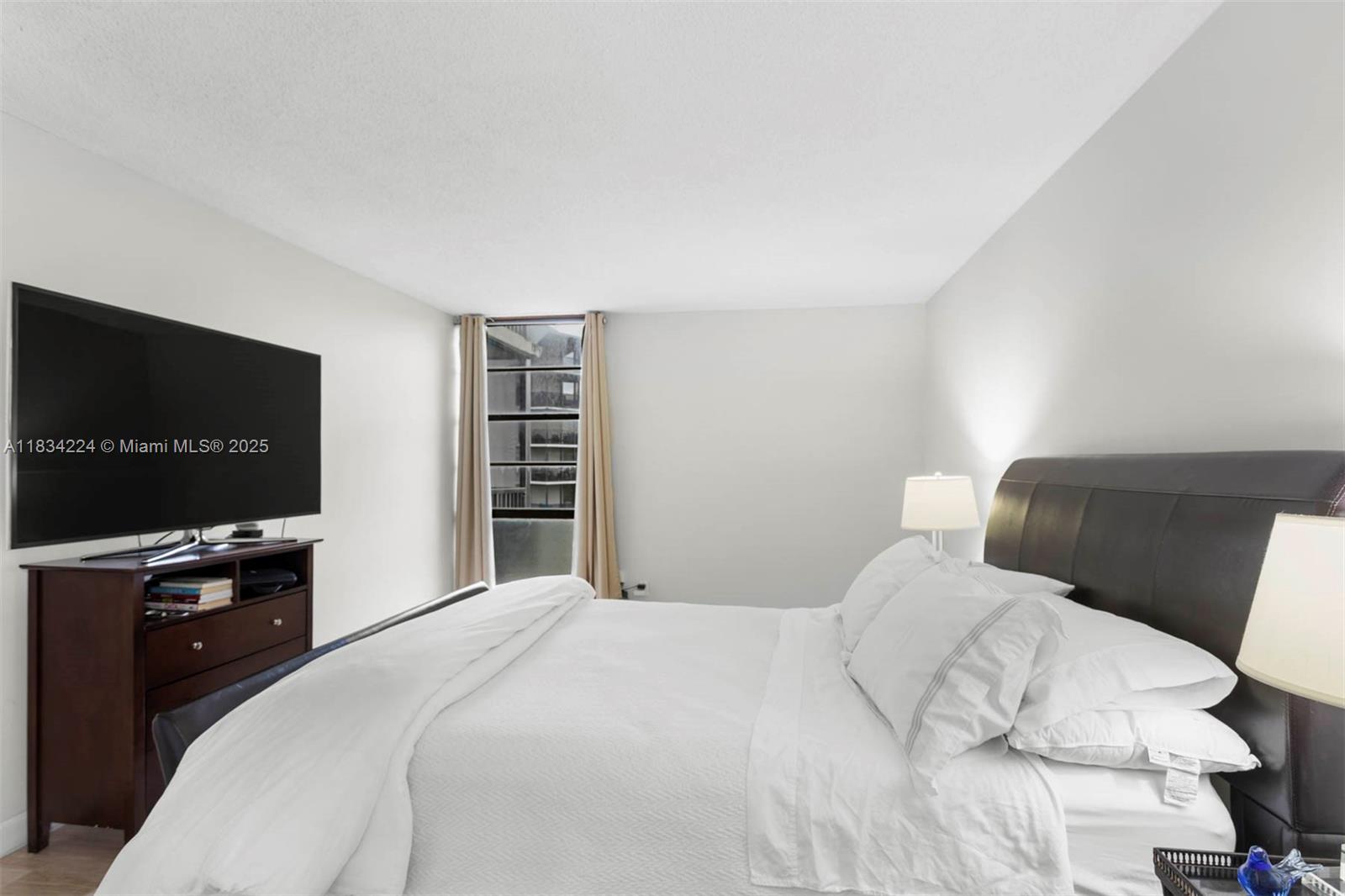 3401 N Country Club Dr #519, Aventura, Florida image 8