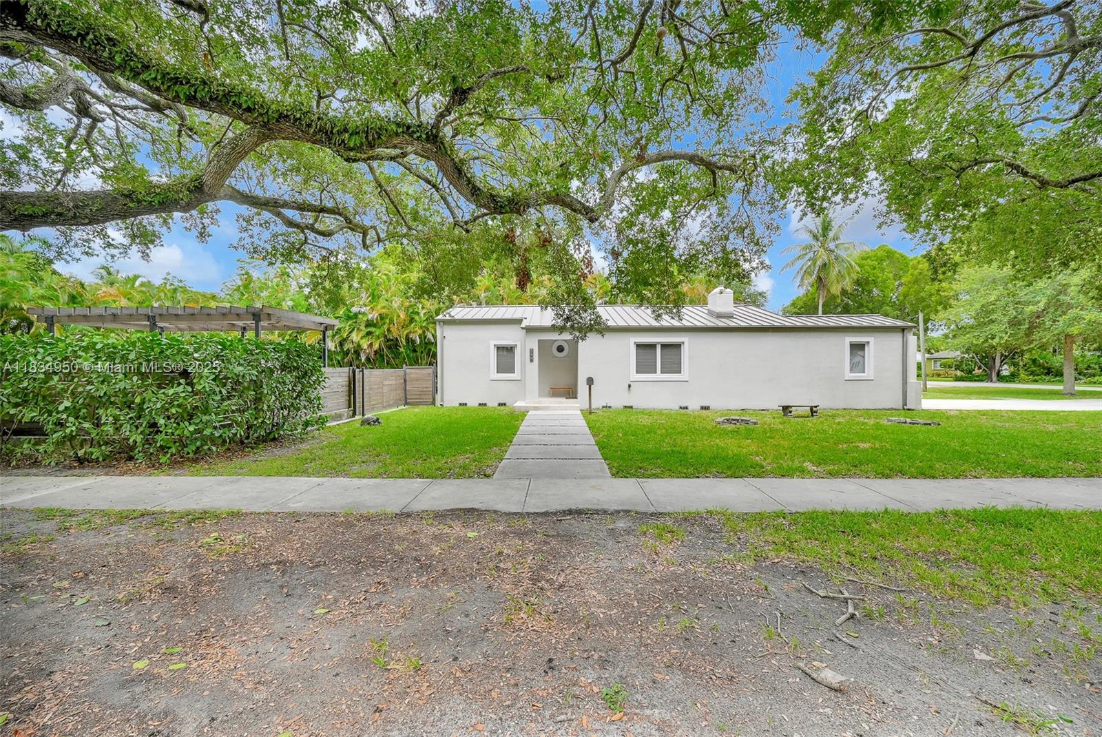 295 De Leon Dr, Miami Springs, Florida image 1