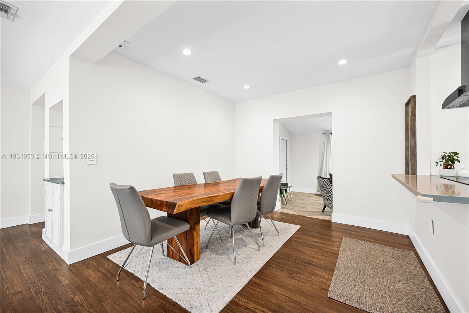 295 De Leon Dr, Miami Springs, Florida image 23