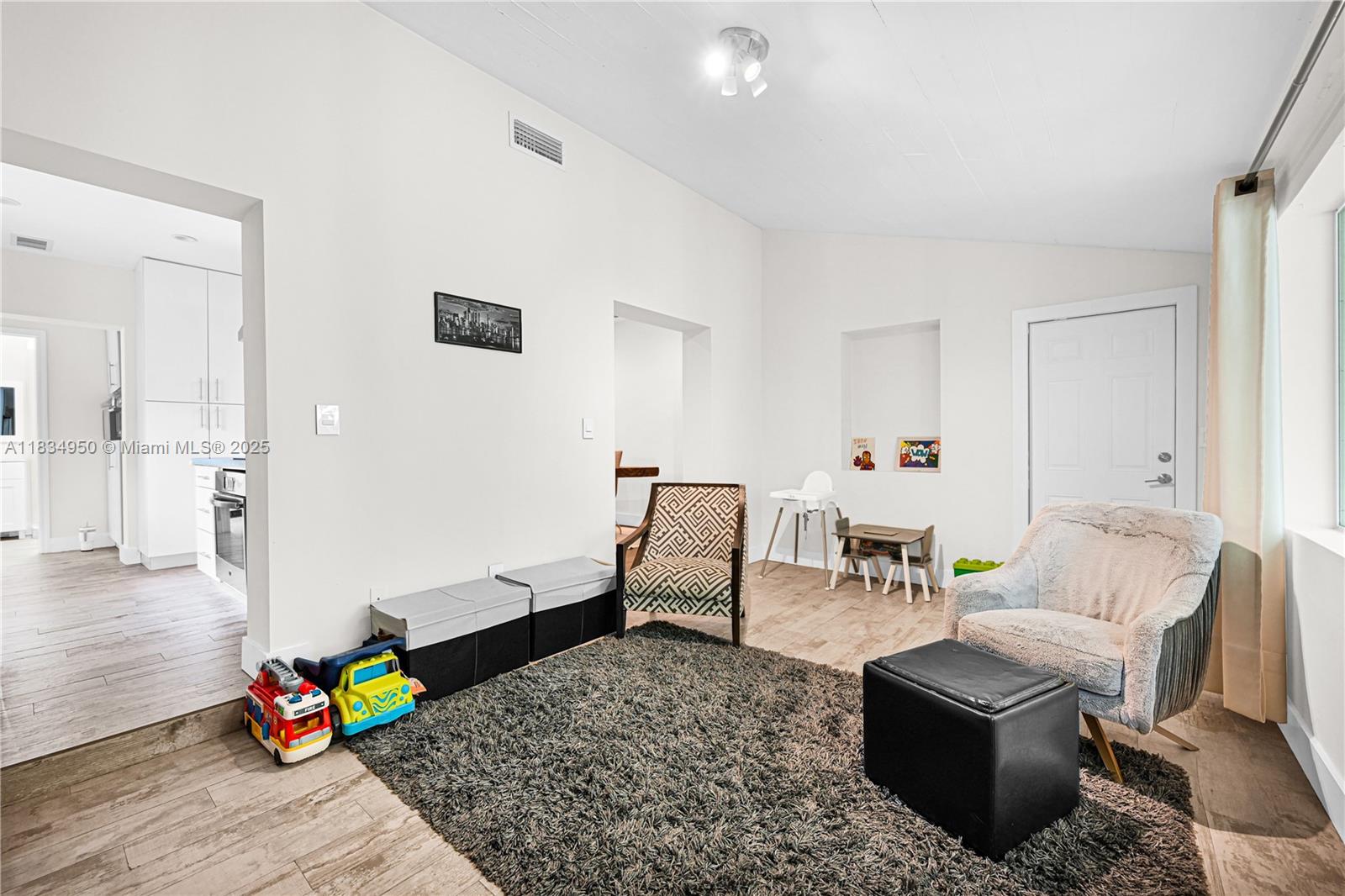 295 De Leon Dr, Miami Springs, Florida image 27