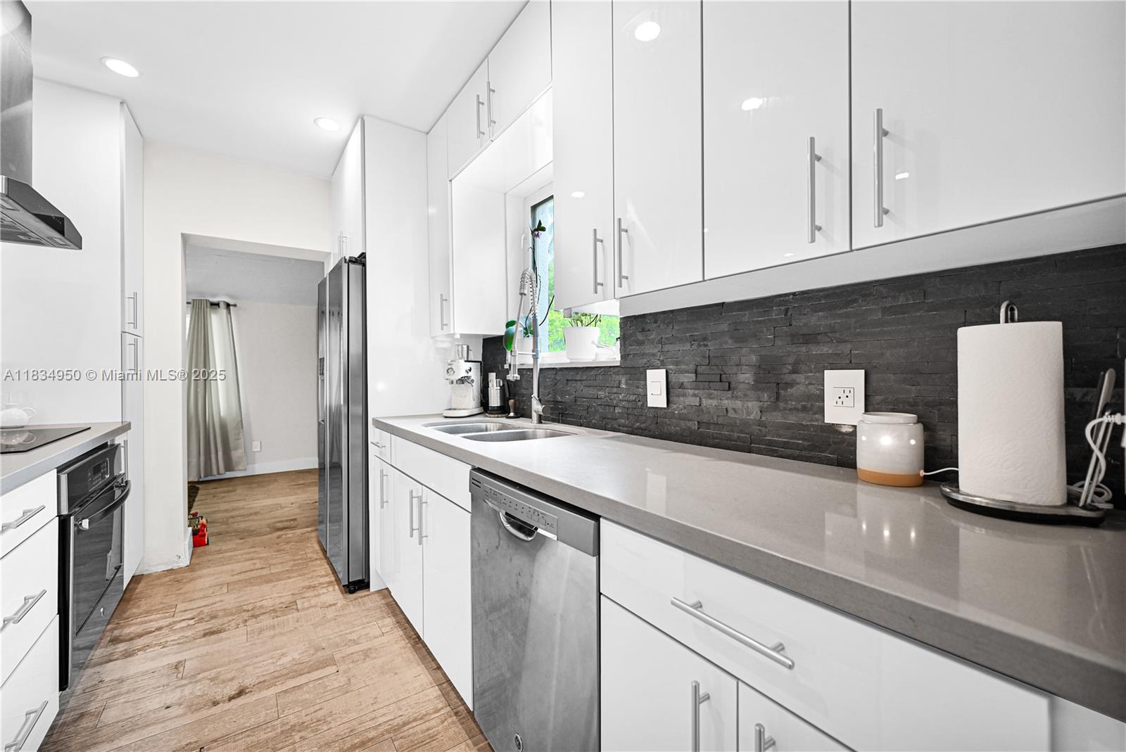295 De Leon Dr, Miami Springs, Florida image 30