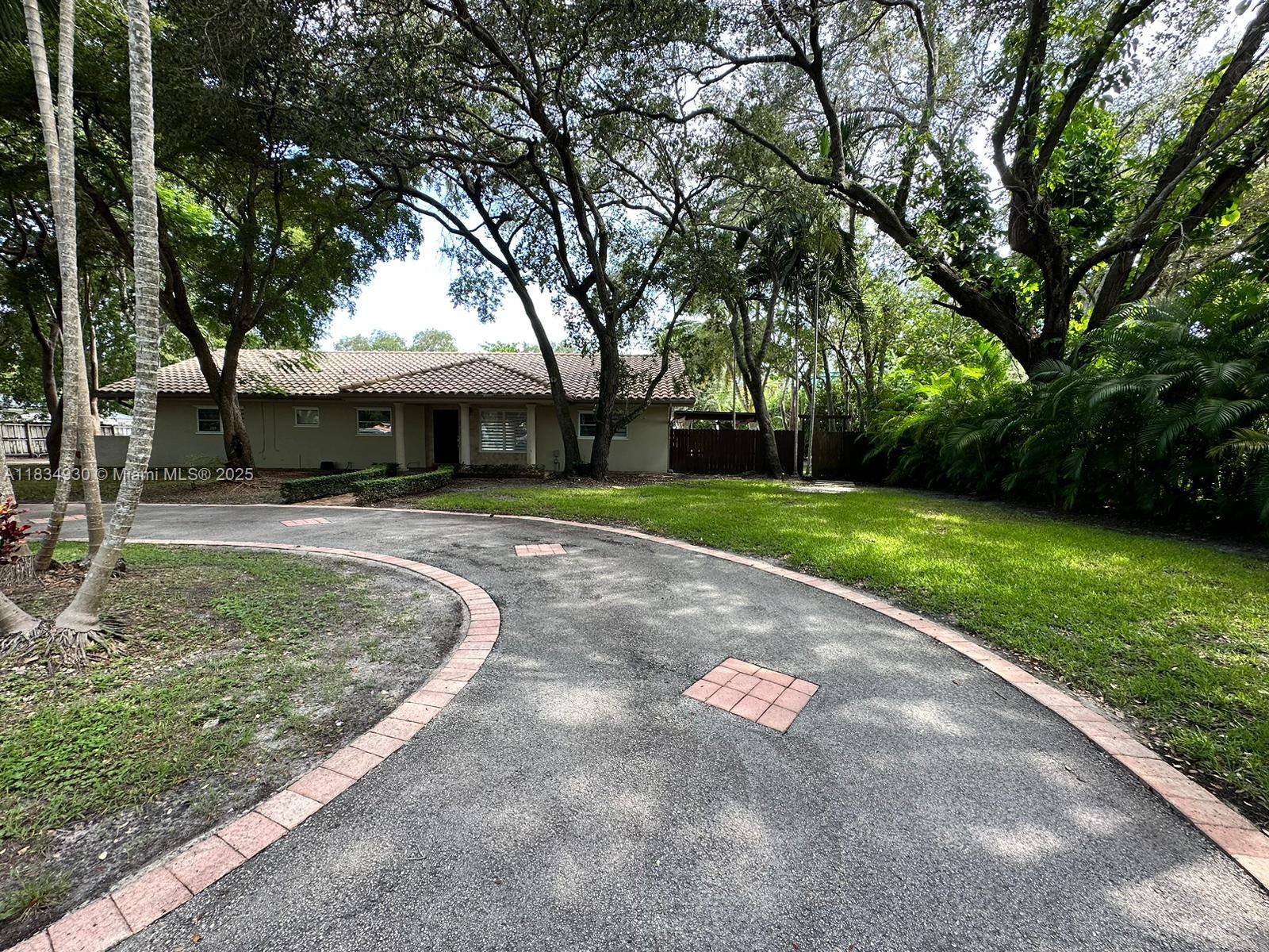 8755 SW 96th St, Miami, Florida image 3