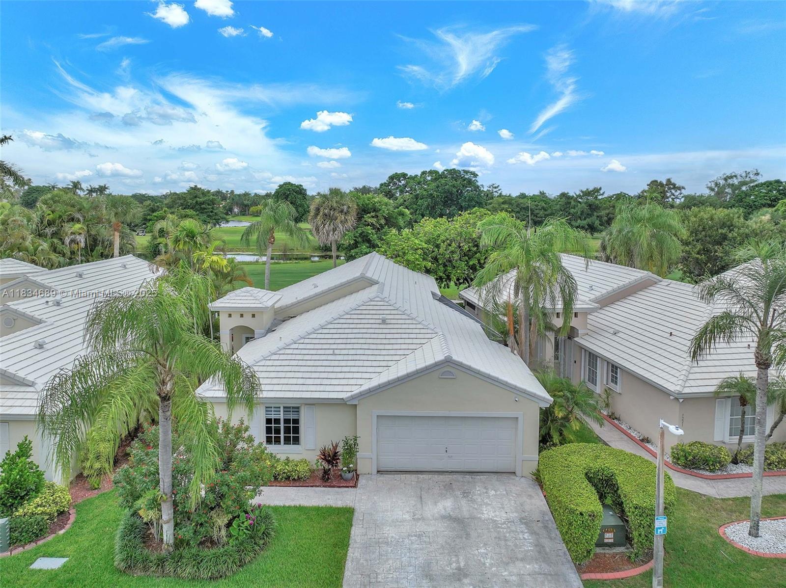 1211 E Wilshire Cir, Pembroke Pines, Florida image 1