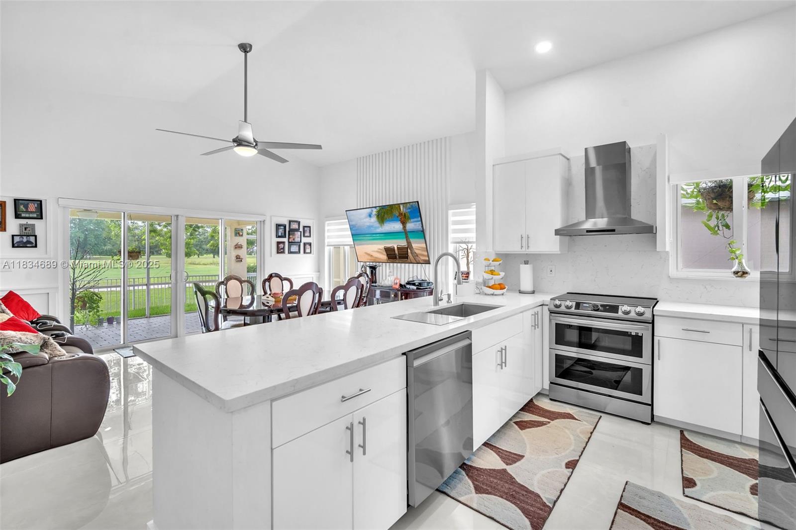 1211 E Wilshire Cir, Pembroke Pines, Florida image 10