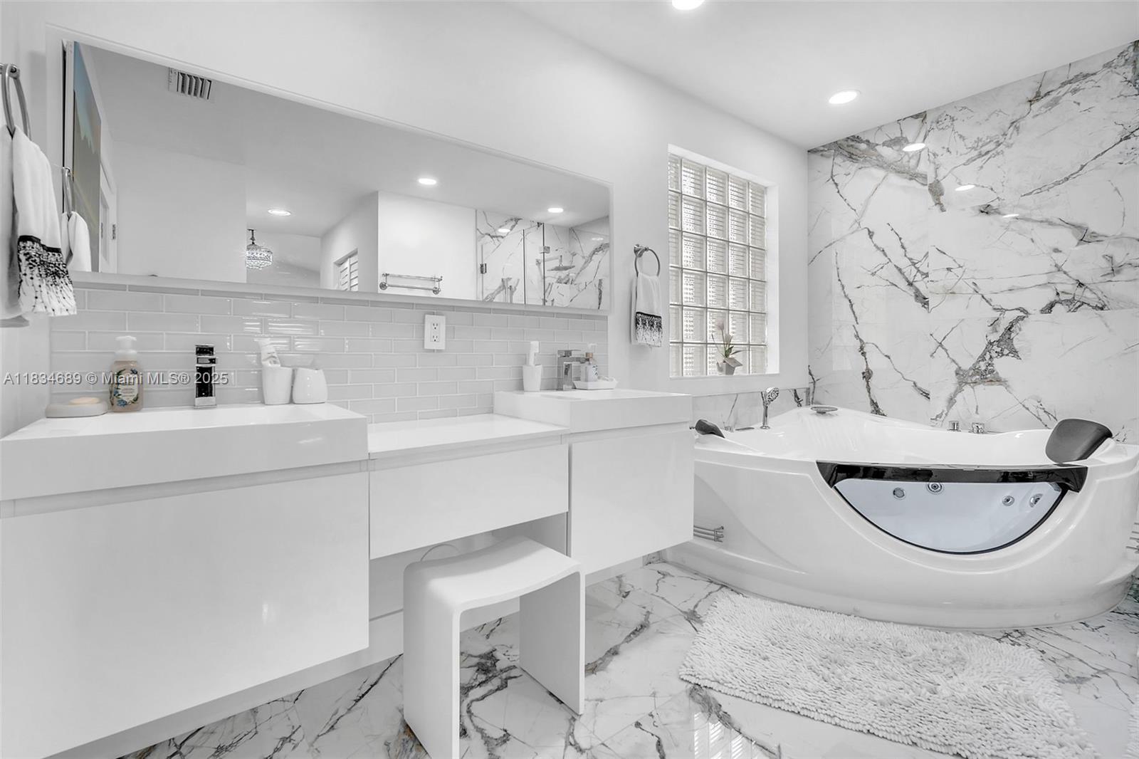 1211 E Wilshire Cir, Pembroke Pines, Florida image 14
