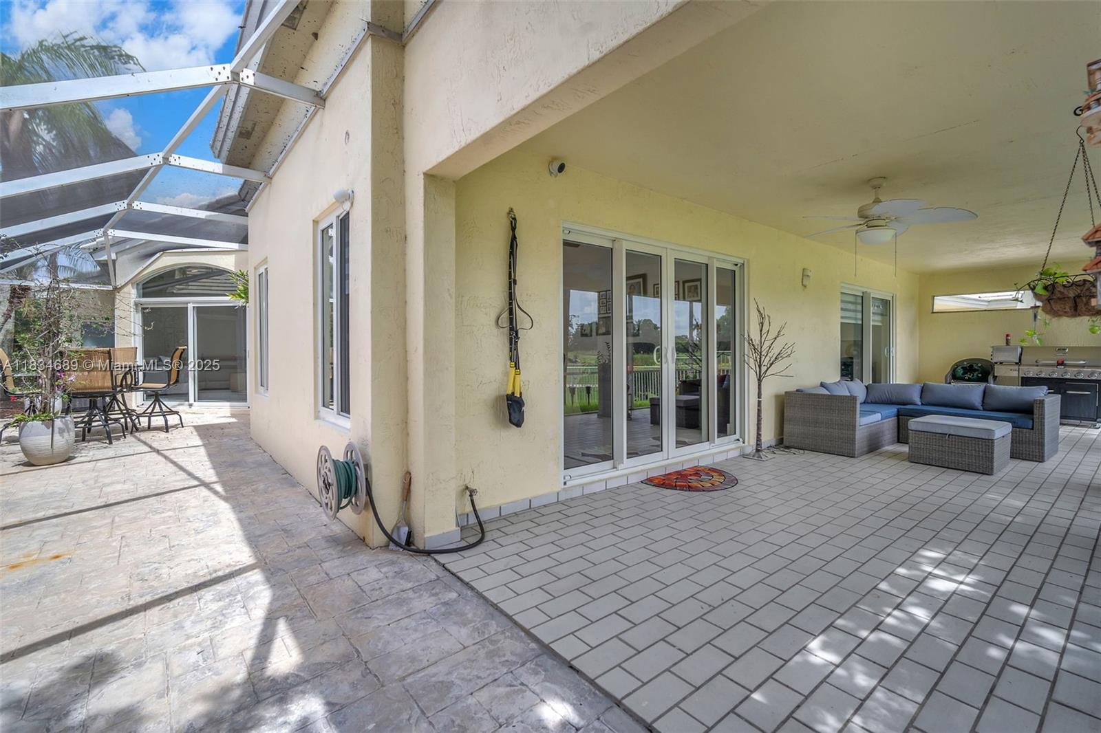 1211 E Wilshire Cir, Pembroke Pines, Florida image 21