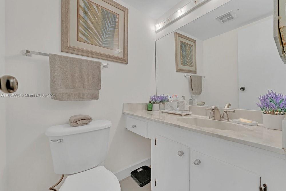 20301 W Country Club Dr #1421, Aventura, Florida image 15