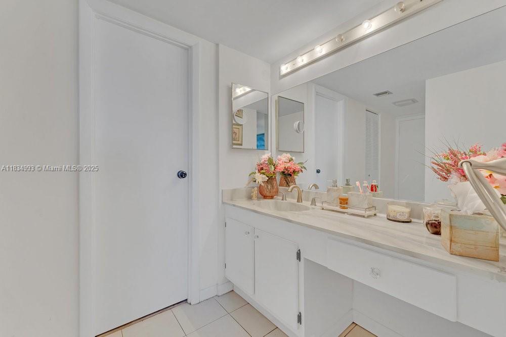 20301 W Country Club Dr #1421, Aventura, Florida image 19
