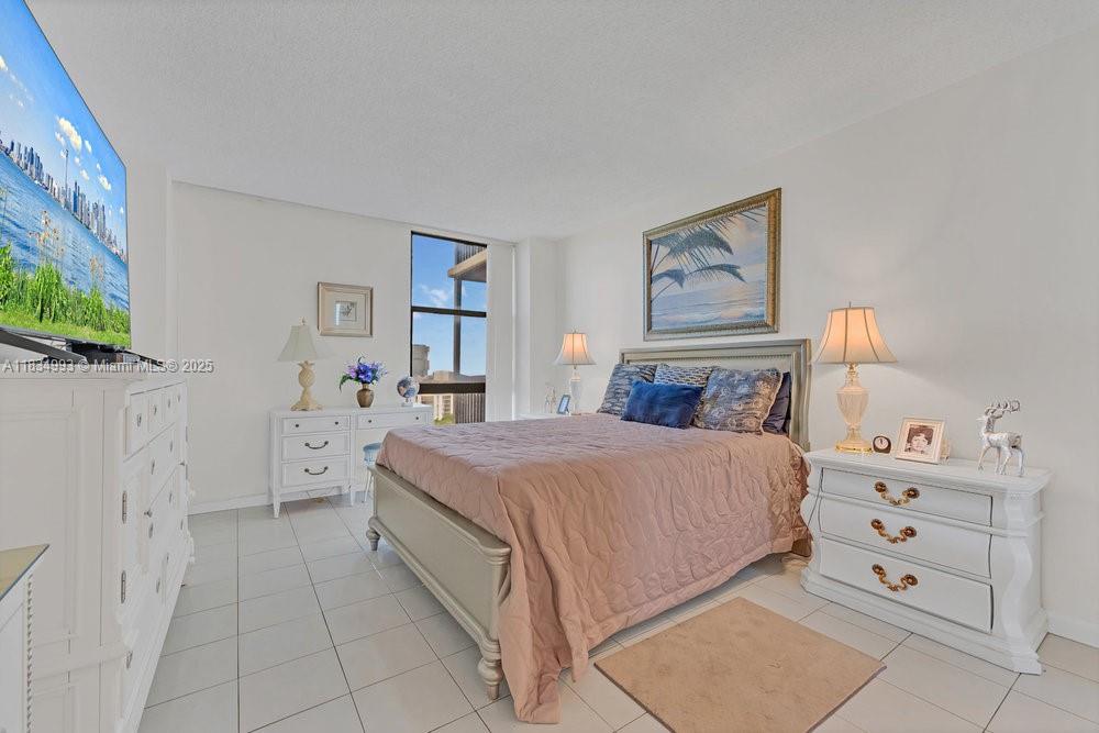 20301 W Country Club Dr #1421, Aventura, Florida image 20