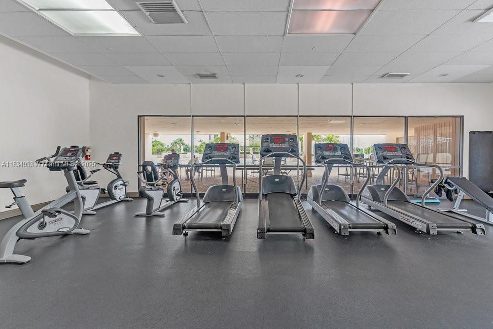 20301 W Country Club Dr #1421, Aventura, Florida image 25