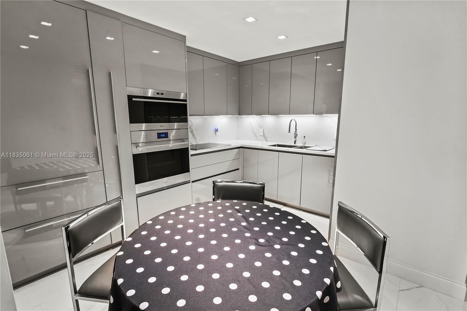 8877 Collins Ave #705, Surfside, Florida image 2