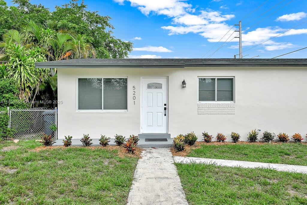 5201 Wiley St, Hollywood, Florida image 3