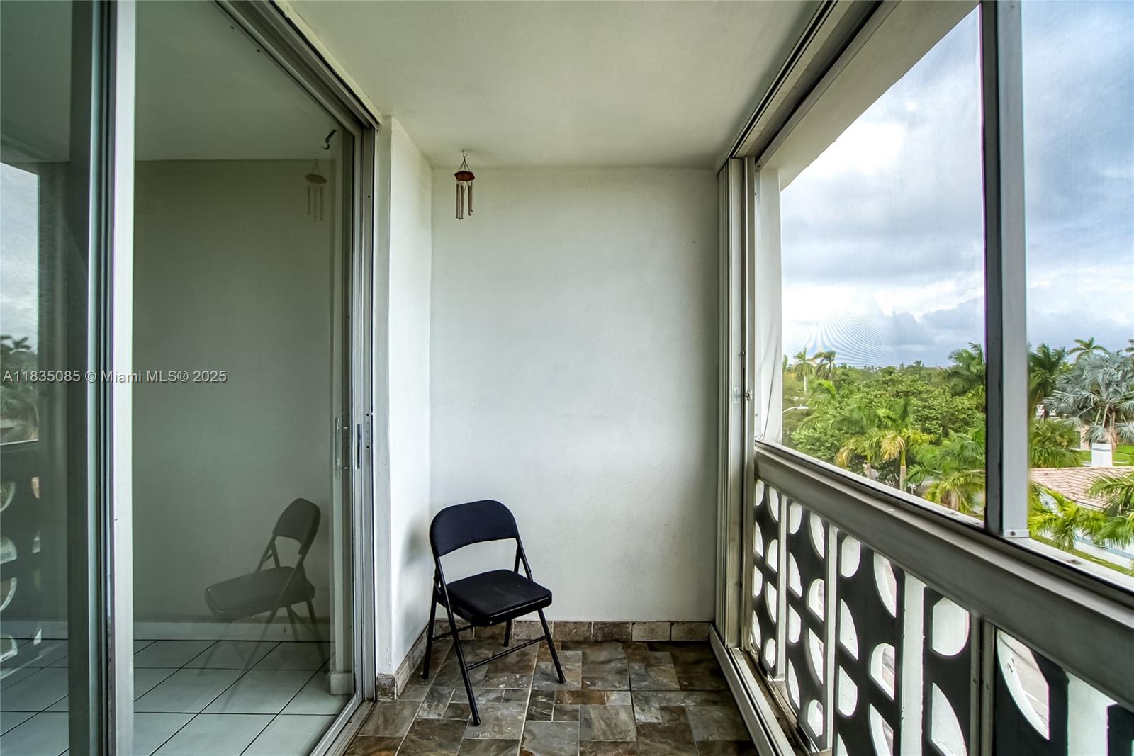 211 NE 8th Ave #407, Hallandale Beach, Florida image 22