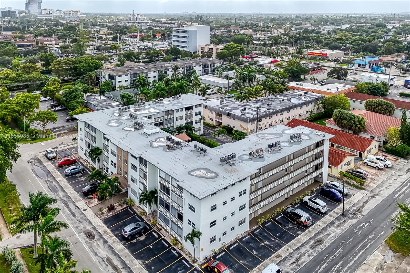 211 NE 8th Ave #407, Hallandale Beach, Florida image 38