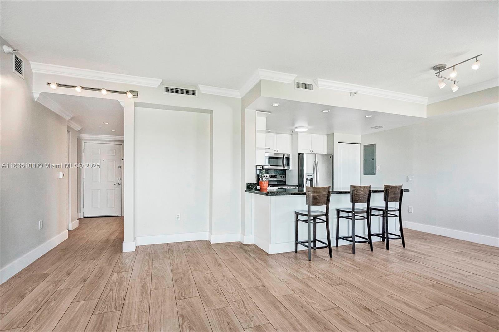 Property photo # 6