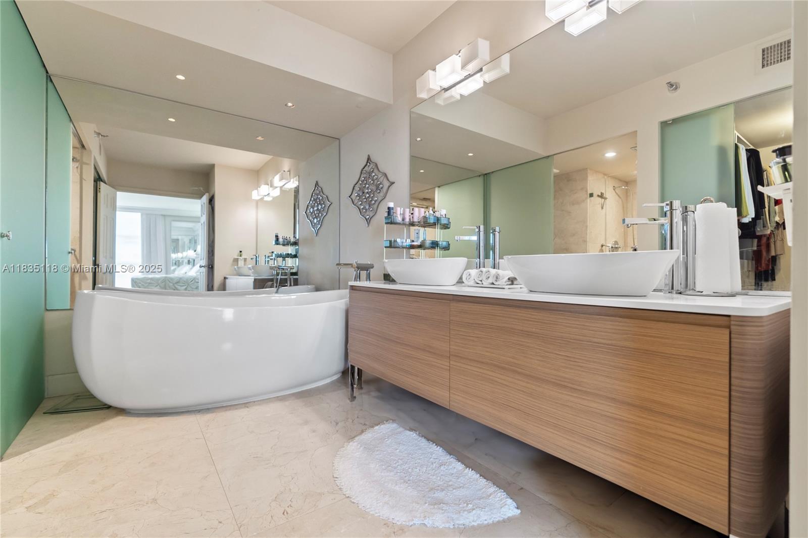 3530 Mystic Pointe Dr #1714, Aventura, Florida image 14