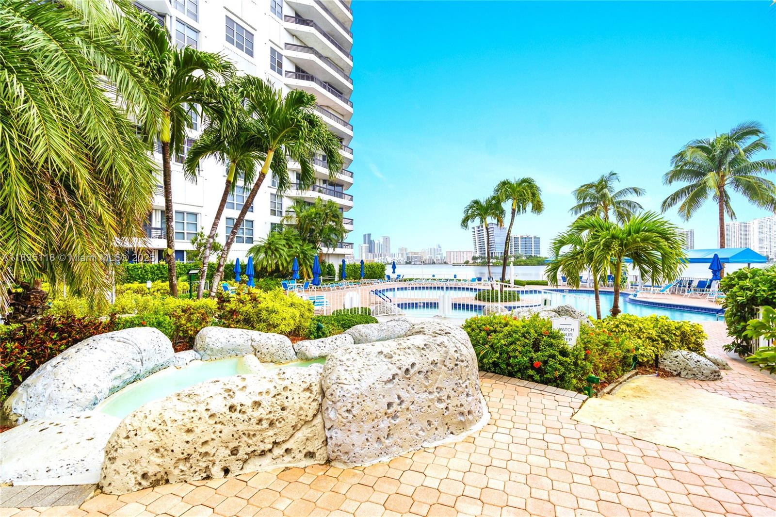 3530 Mystic Pointe Dr #1714, Aventura, Florida image 28