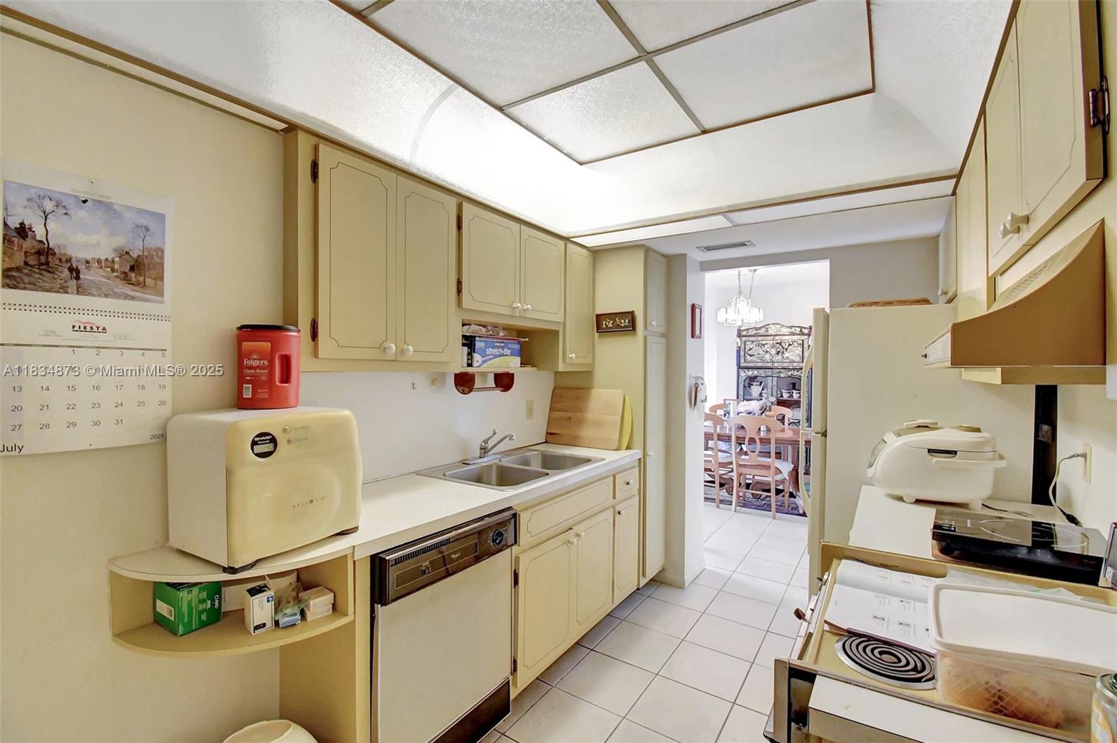 4350 Hillcrest Dr #306, Hollywood, Florida image 15