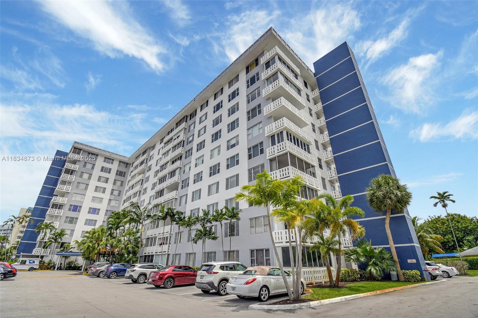 4350 Hillcrest Dr #306, Hollywood, Florida image 3