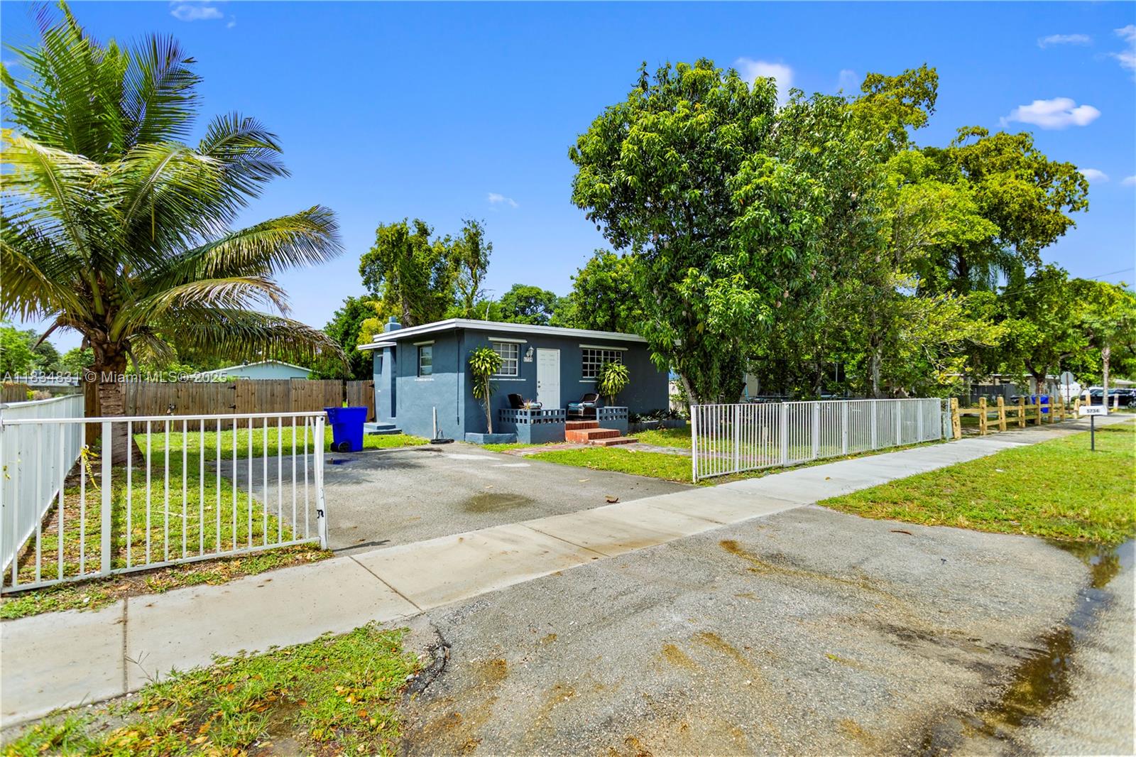 5734 Mckinley St, Hollywood, Florida image 1