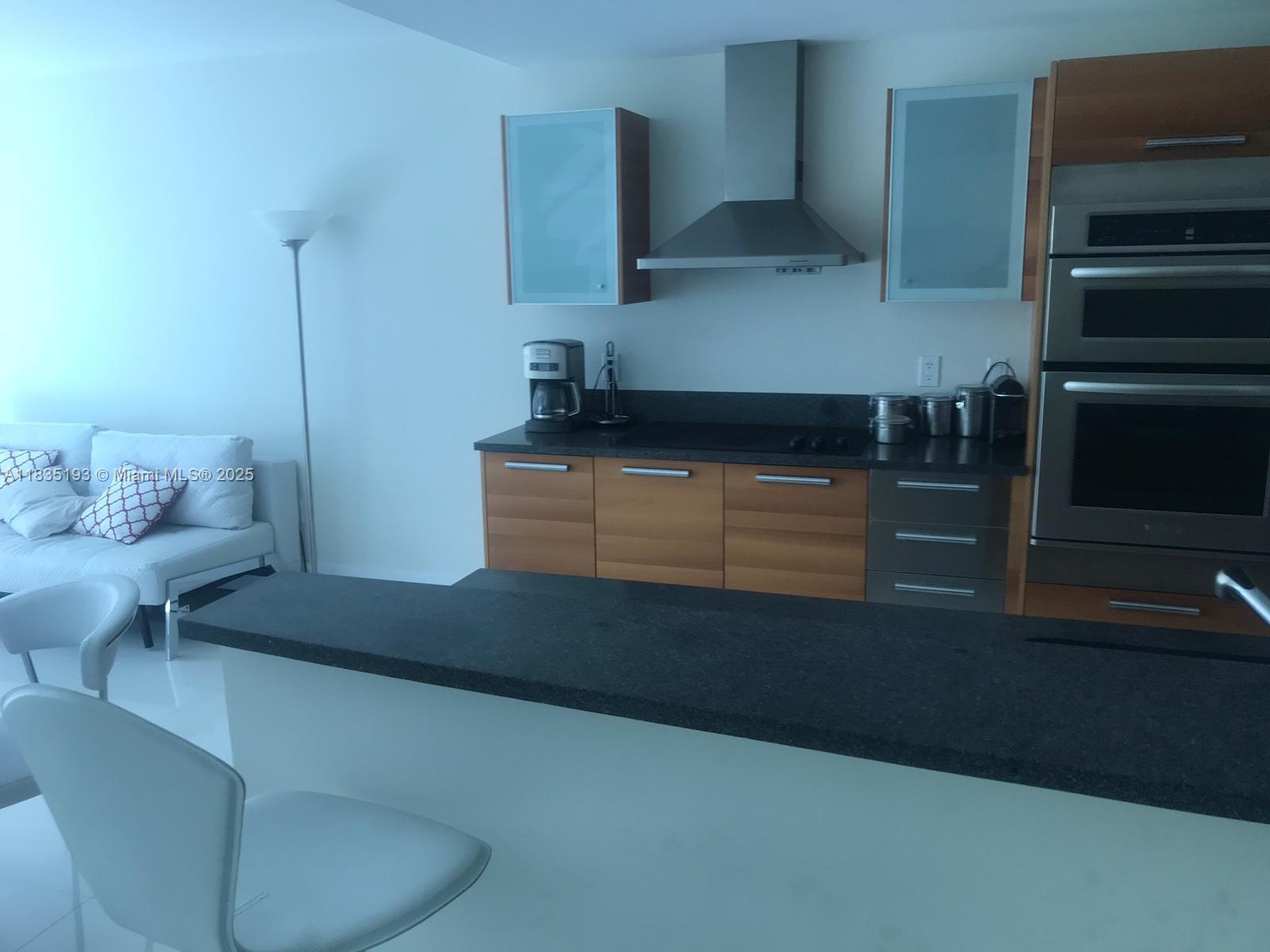 2950 NE 188th St #222, Aventura, Florida image 4