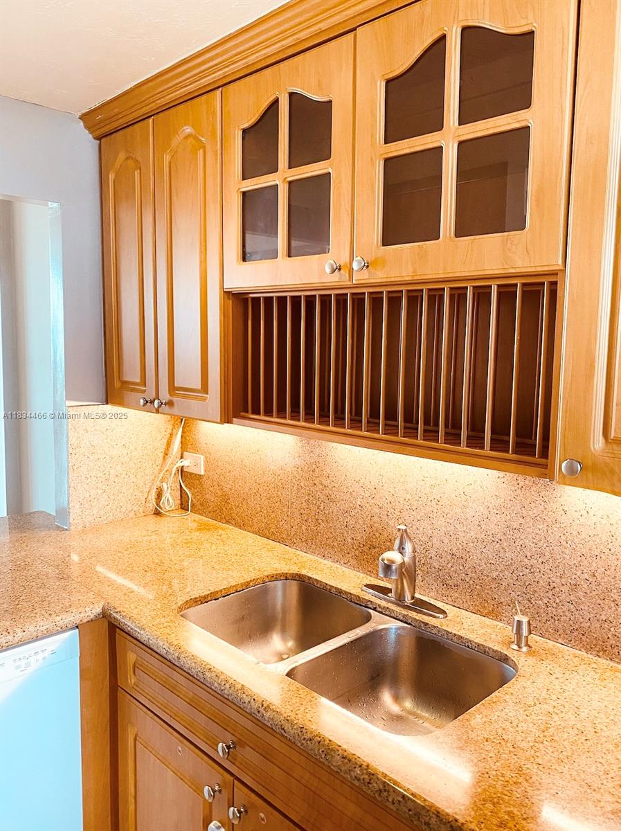 3545 NE 166th St #805, North Miami Beach, Florida image 10