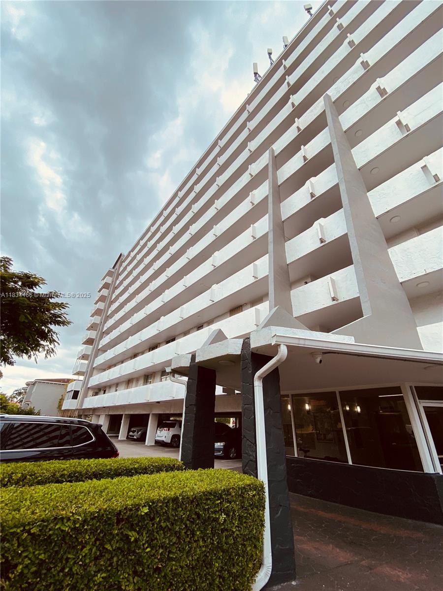 3545 NE 166th St #805, North Miami Beach, Florida image 2