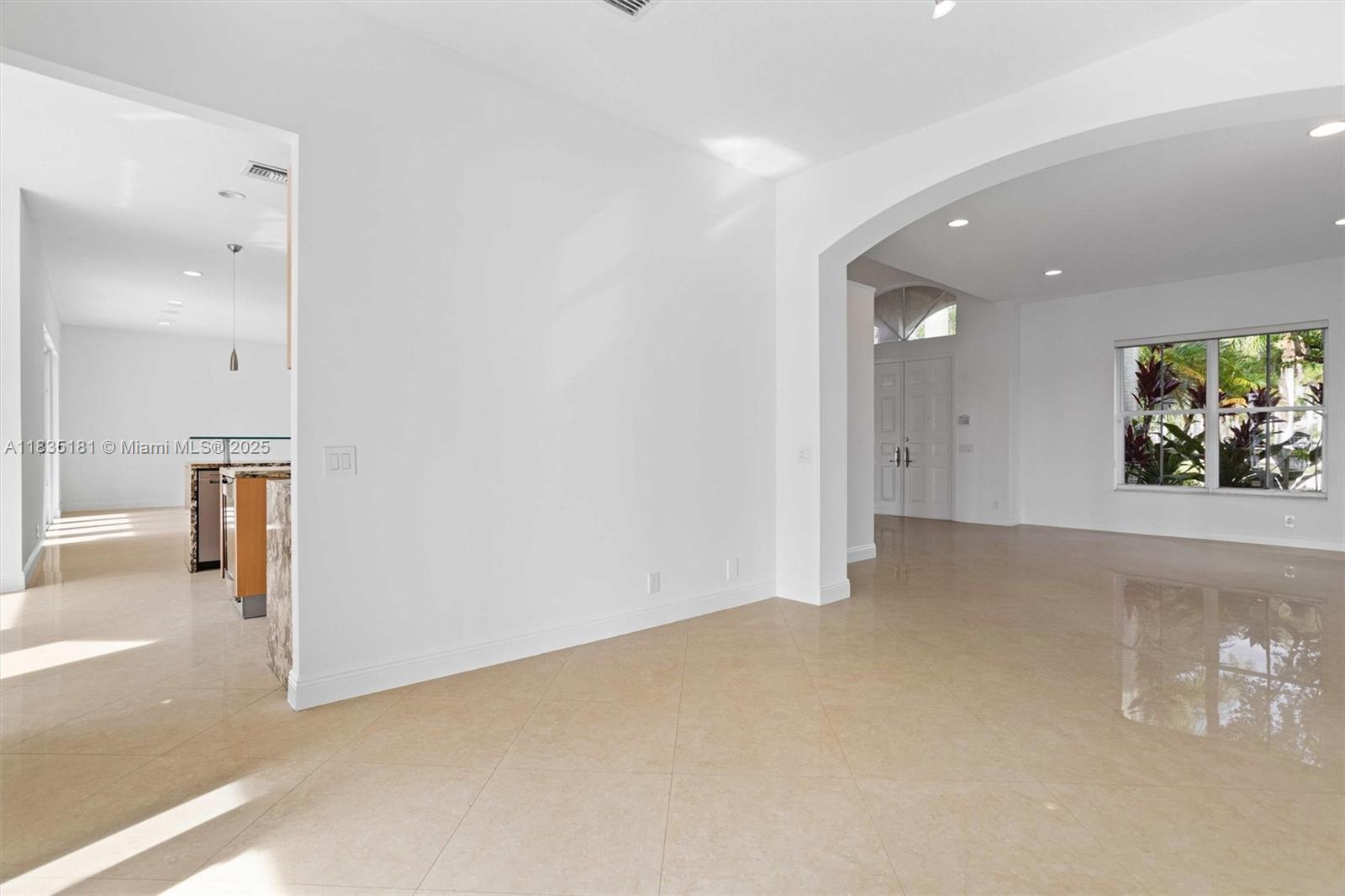 926 Marina Dr, Weston, Florida image 6