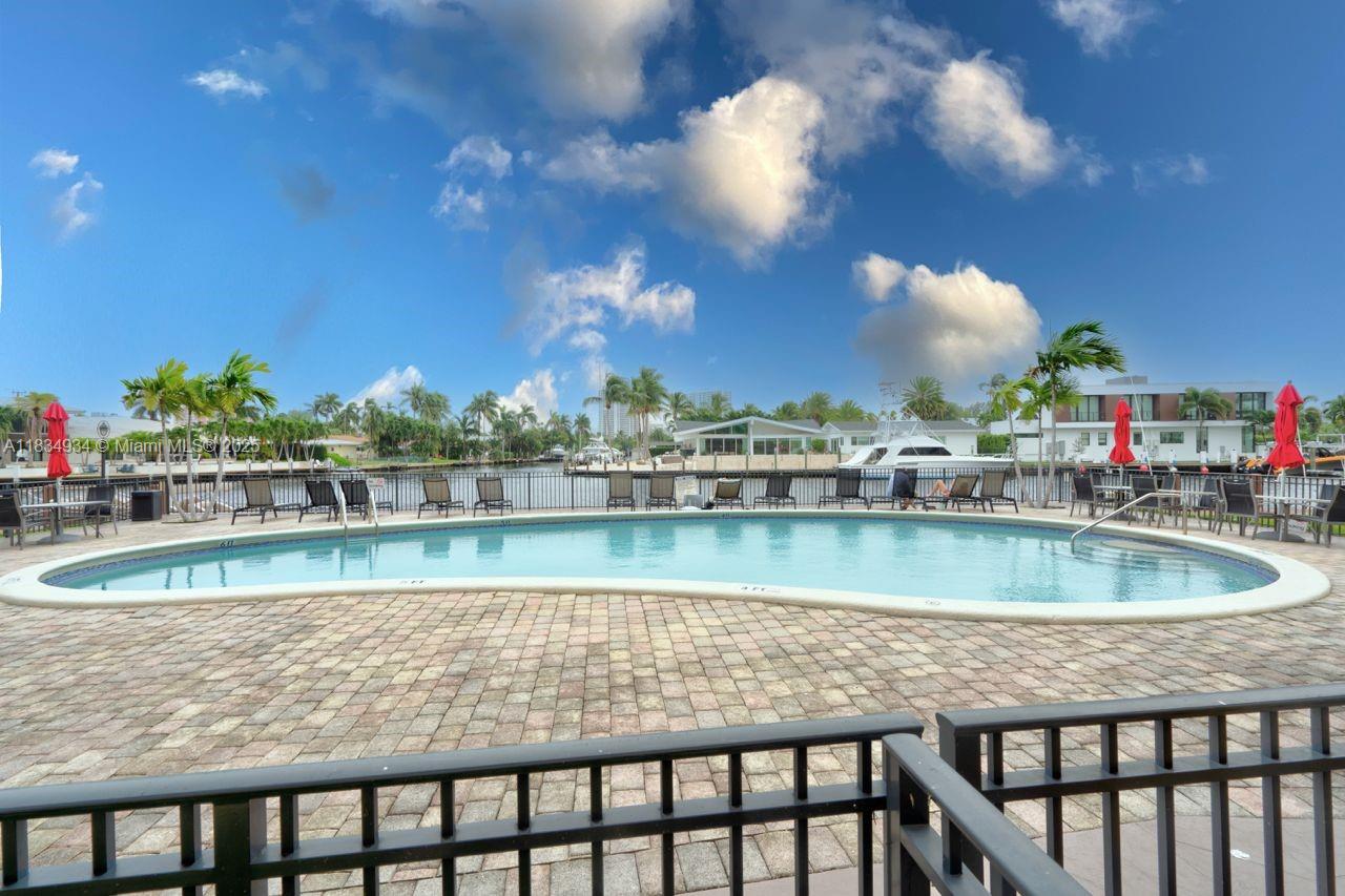 301 Golden Isles Dr #502, Hallandale Beach, Florida image 15