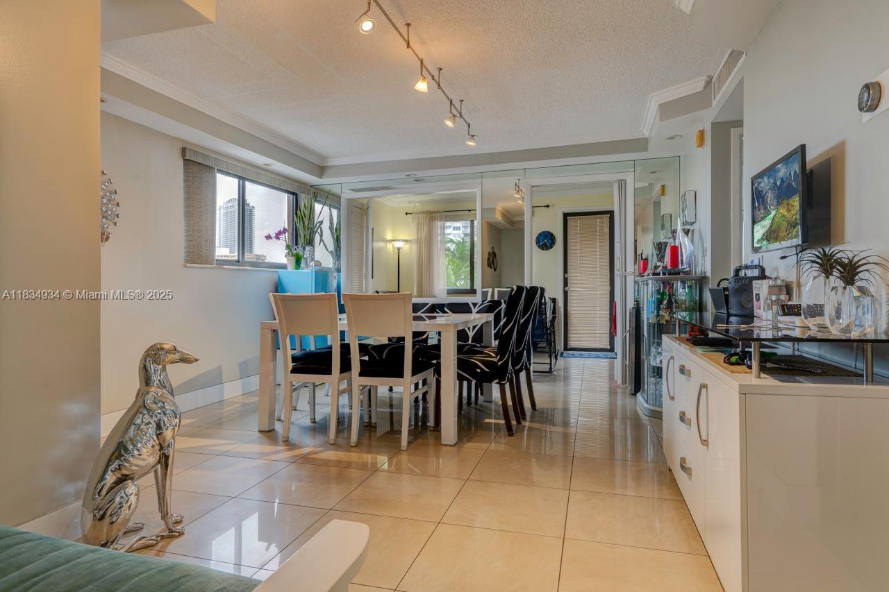 301 Golden Isles Dr #502, Hallandale Beach, Florida image 24