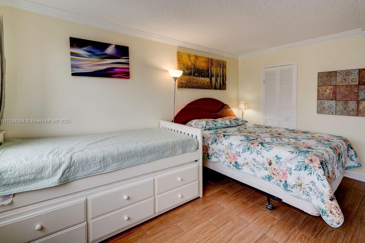 301 Golden Isles Dr #502, Hallandale Beach, Florida image 9