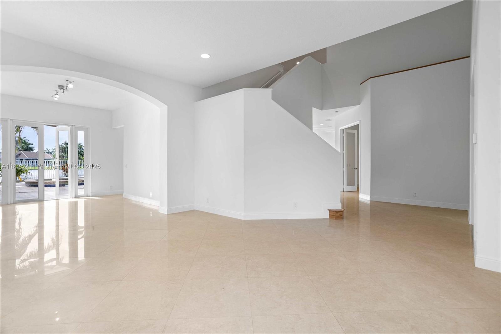 Property photo # 6